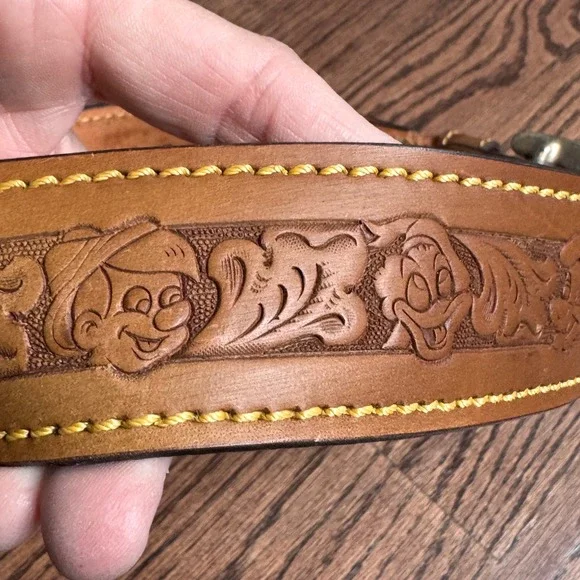 1980s Disneyland Stamped Leather Belt Mickey Pinocchio Donald 28 RARE Vintage - Picture 2 of 8